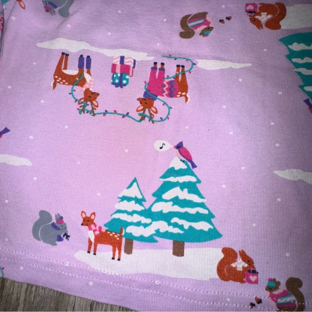 ☀️6/$20☀️ Old Navy Kids Pajama Set in Lavender with Holiday Print